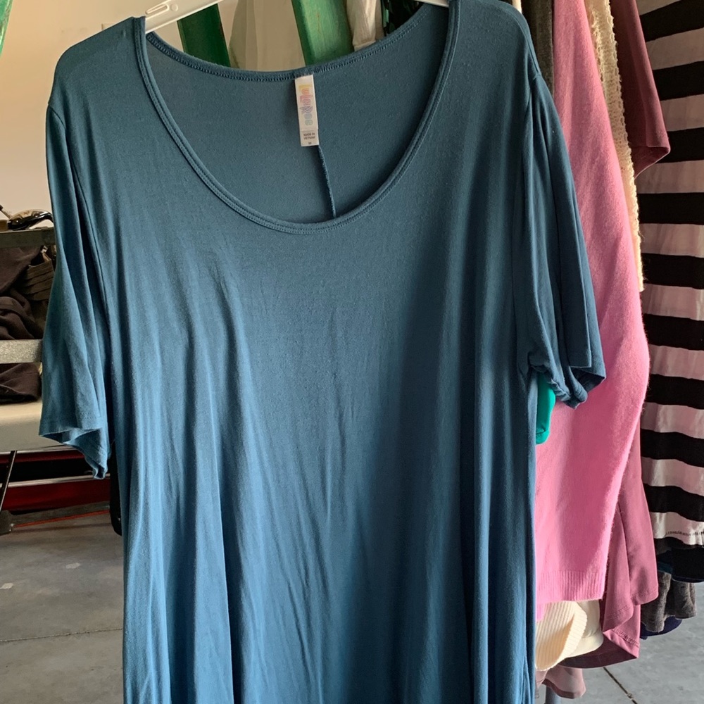 LuLaRoe tops